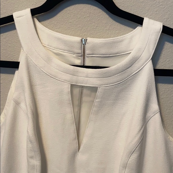 White dress - Picture 4 of 4